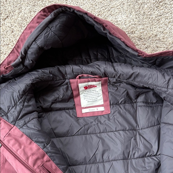 Women’s Fjallraven Kiruna Padded Parka - Picture 7 of 15